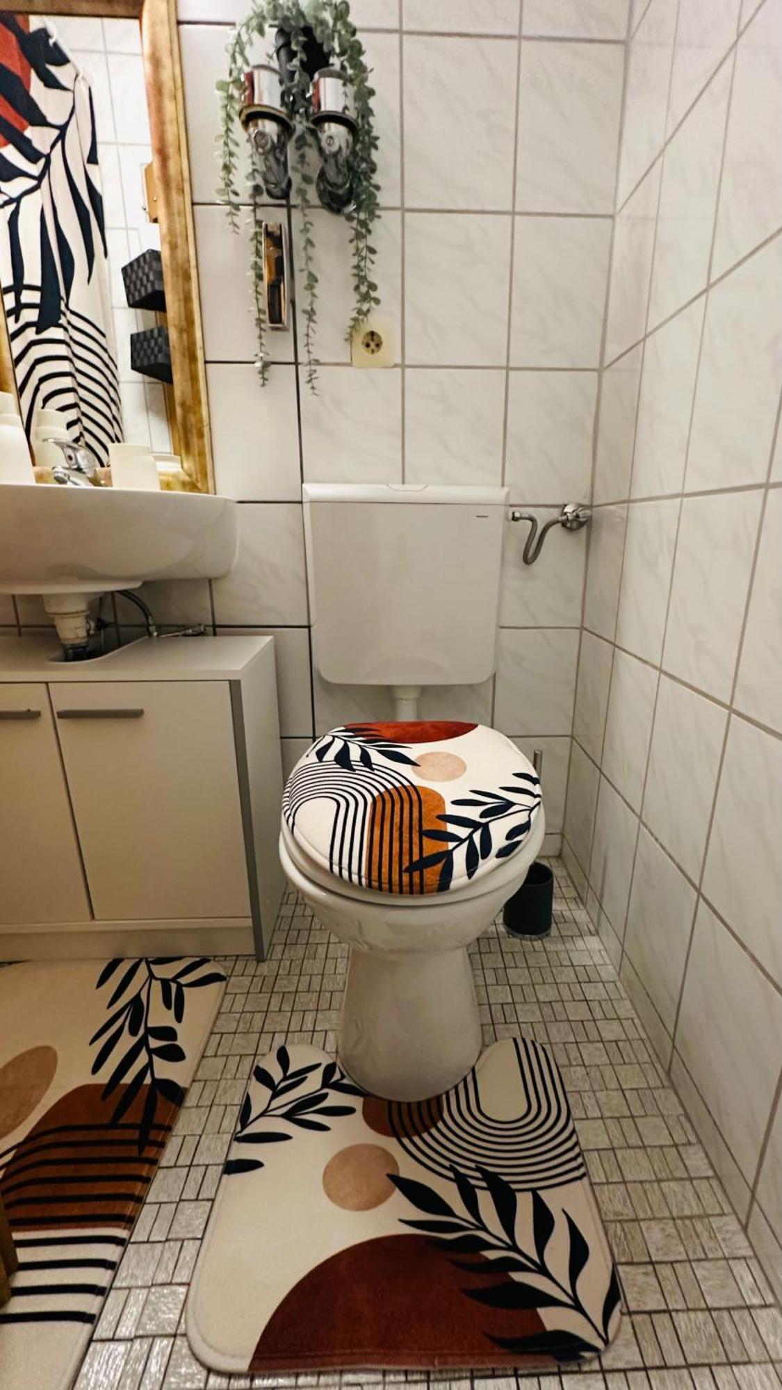 Zentrales Und Gemuetliches In Mit Balkon,badewanne Und Parkplatz Apartment